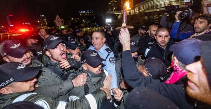 כולנו משלמים את מחיר הסגנון המטומטם של השיח הציבורי