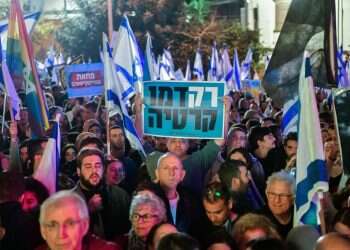 אלו שמטיפים על "דמוקרטיה" משכנעים בעיקר את עצמם. התרמית כבר מוכרת