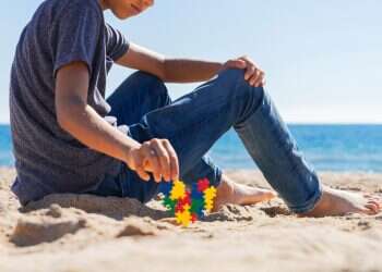 כאדם שנמצא על הספקטרום, חברויות בין אנשים 'רגילים' הם תעלומה גמורה עבורי