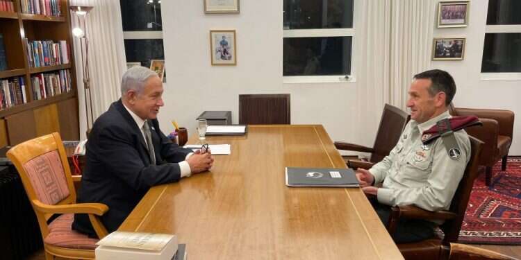 "בית ספר לרגשות": גם לגברים מותר להיות רגישים ופגיעים?