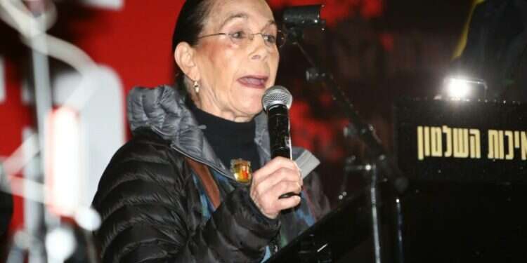 "אלה שמטיפים לנו עכשיו על זכויות אדם זרקו אותי לכלא עד תום ההליכים כשהייתי בת 12"