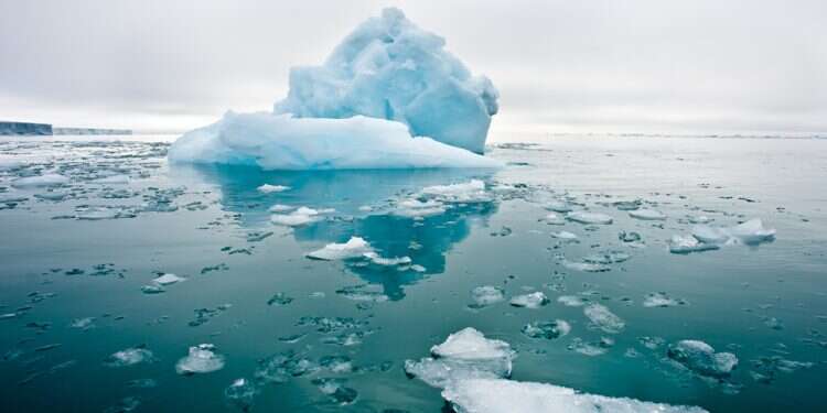 גרינלנד נמסה: הפשרת הקרח מאיימת על מיליוני אנשים לאורך החופים