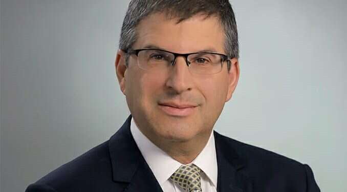 הרב שאול פרבר. צילום: דודו יצחקי. "במידה מסוימת, אתה מחליט מי יחיה ומי ימות"