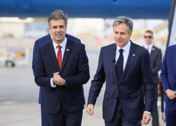 אלי כהן ואנתוני בלינקן. צילום: סיון שחור, לע בלי יח"צ, ראיונות או תחזוק רשתות חברתיות: הקאמבק המרשים של פאר טסי