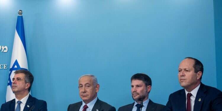 נתניהו במסיבת העיתונאים הכלכלית, שלשום. צילום: יונתן זינדל, פלאש 90