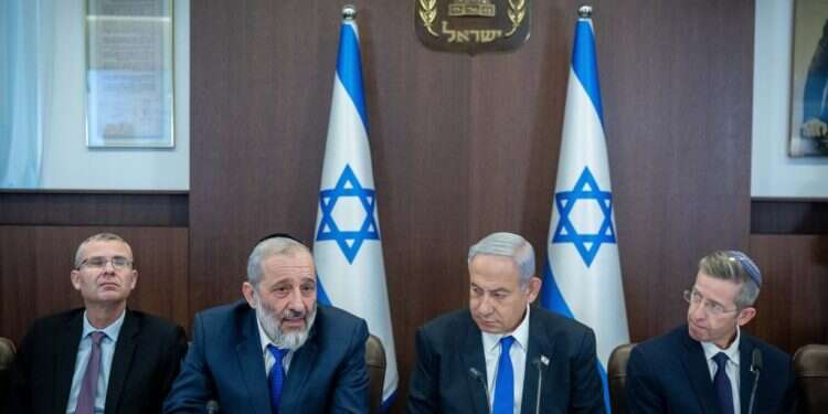 יתפטר, יפוטר או יצא לנבצרות: אחרי הכרעת בג"ץ – אלו האפשרויות של דרעי