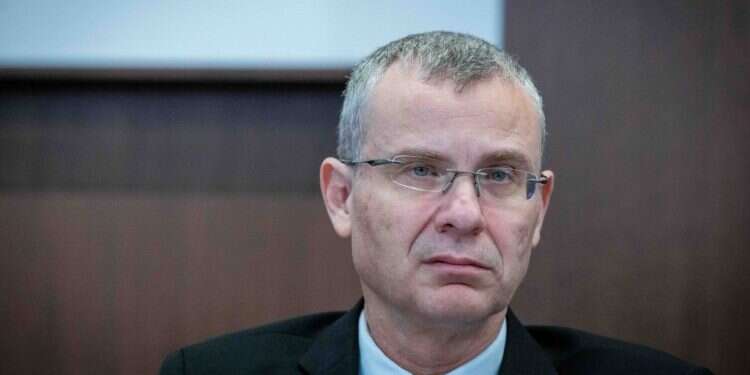 שמחה רוטמן יצטרך לבחור בין ניצחון צר וקצר, לפשרה שתכניס אותו להיסטוריה