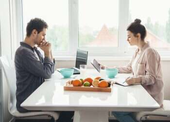 זוג, דייט, עבודה, ארוחת בוקר