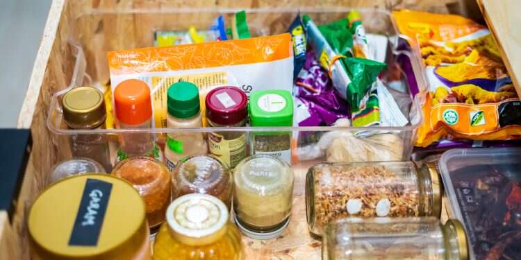 מגירת תבלינים. צילום: שאטרסטוק מחקר: מגירת התבלינים היא המקום הכי מזוהם במטבח שלכם