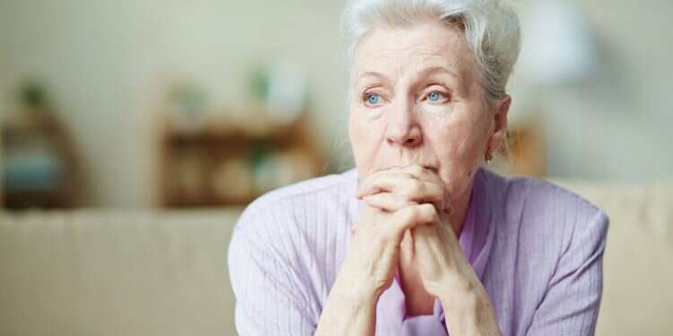 צילום: שאטרסטוק זקנה קשיש מבוגר מבוגרת