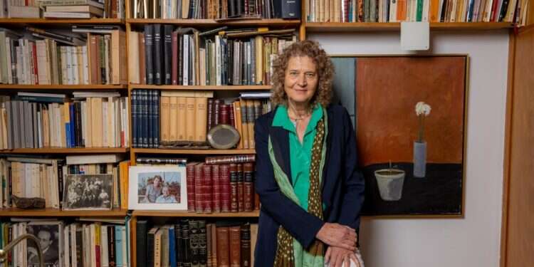 מיכל גוברין, פרופ' מיכל גוברין (72).סופרת, משוררת ובמאית. מרצה באוניברסיטת תל־אביב ולשעבר ראש המחלקה לתיאטרון במכללת אמונה. צילום: נעמה שטרן