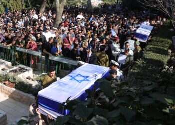 "במקום להוביל ילדים לחופה, אנחנו צריכים לקבור אותם" | האחים הלל ויגל יניב הי"ד הובאו למנוחות