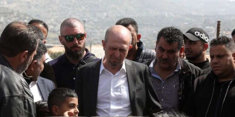 נציגי ארה"ב ואירופה ביקרו בחווארה וגינו את המתנחלים, אך לא את רצח האחים יניב