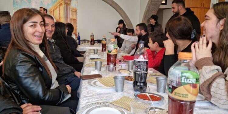 תפילה וריקודים: 30 בני ובנות העדה הדרוזית התארחו בקריאת התורה בישיבת הכותל