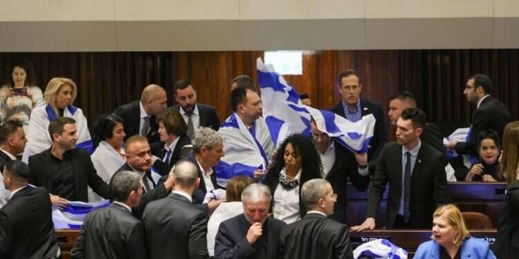 חוק החמץ, חוק התרומות והוועדה לבחירת שופטים: דיון מיוחד במליאת הכנסת