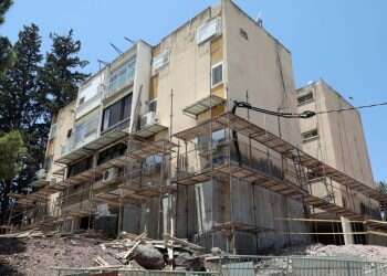 המיזמים לחיזוק מבנים מפני רעידות אדמה לא פועלים דווקא באזורים הכי חשובים