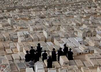 כולם חשבו שהוא יהיה רב גדול, גם אני, אבל אז ראיתי את השד של הטירוף בין עיניו