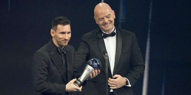 בפעם השביעית: מסי זכה בתואר שחקן השנה של פיפ"א