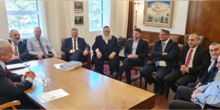 ראשי הקואליציה: הדיון בנבצרות אינו שונה מהפיכה צבאית