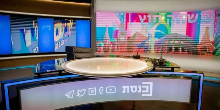 עובד ערוץ כנסת "התנהג באופן פסול", אך הליך פיטוריו נעצר