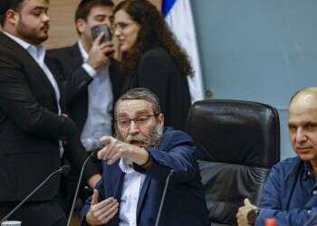 "אני רואה בעיניים שלך את השנאה לנתניהו": דיון סוער בכנסת על מימון בתי ראש הממשלה