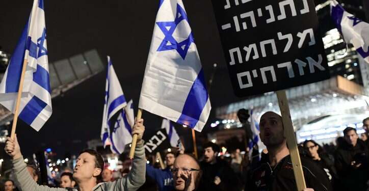 הפגנה נגד הרפורמה במערכת המשפט. צילום: תומר נויברג, פלאש 90 הקמפיין ההיסטרי נגד הרפורמה נובע מאמונה עמוקה שמחנה הימין פסול ומעוות מוסרית