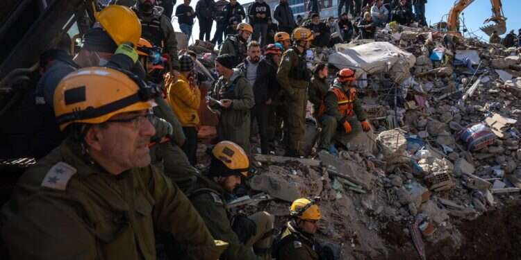 משלחת החילוץ של פיקוד העורף בטורקיה. צילום: אריק מרמור, פלאש 90 במכון הגיאולוגי נערכים: תוך שעה מרעידת אדמה נדע לייצר סימולציית נזקים