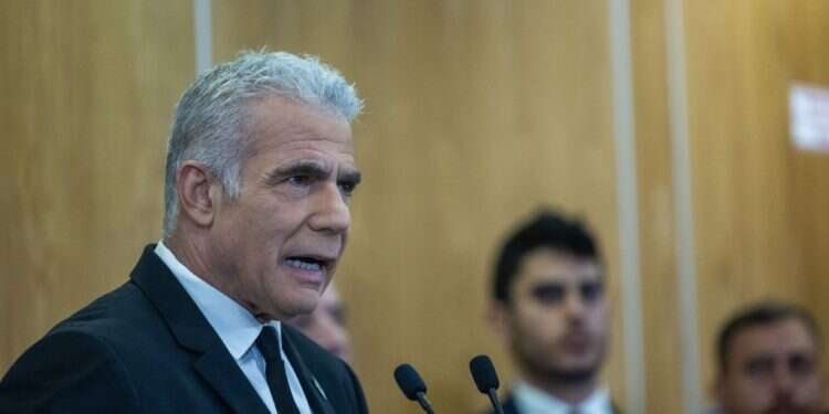 יאיר לפיד. צילום: יונתן זינדל - פלאש 90 בניגוד למה שהשמאל מספר לעצמו, הוא לא יותר דמוקרטי מהימין