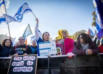 כל כך הרבה סוגיות על הפרק, אבל כמו ילד קטן שצורח – התחושה היא שיש רק נושא אחד