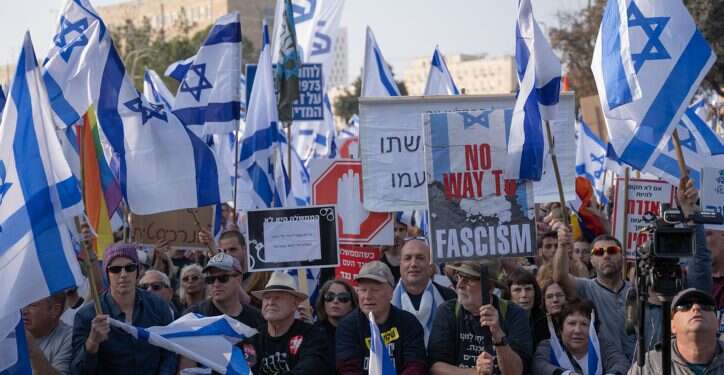 הפגנה נגד הרפורמה במערכת המשפט, ירושלים. צילום: אריק מרמור, פלאש 90 המאבק ברפורמה המשפטית מוכיח: הימין הוא השמאל האמיתי