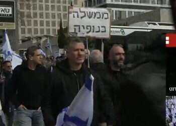 האולפנים הפתוחים בערוצים מכניסים את ההפגנות לכל בית בישראל