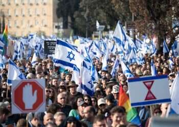 מפת הכוחות והדמויות מאחורי המחאה שמאיימת לקרוע את המדינה