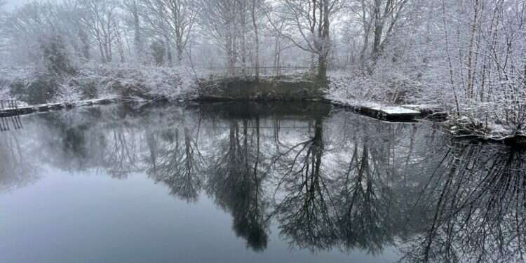 אגם במחוז לנקשייר, צפון אנגליה המשטרה באנגליה מחפשת אחר אישה ש"נעלמה באוויר"