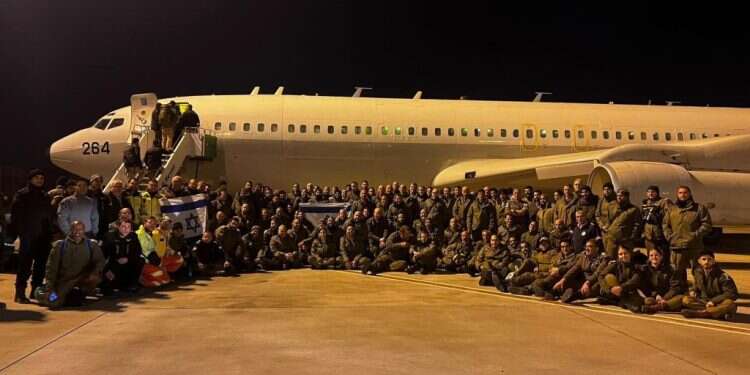 משלחת הסיוע הישראלית נחתה בטורקיה: מניין ההרוגים ברעידת האדמה עלה ל-4,800