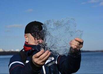 חוקרים ייצרו סוג חדש של קרח שעשוי לשנות את מה שאנחנו יודעים על מים
