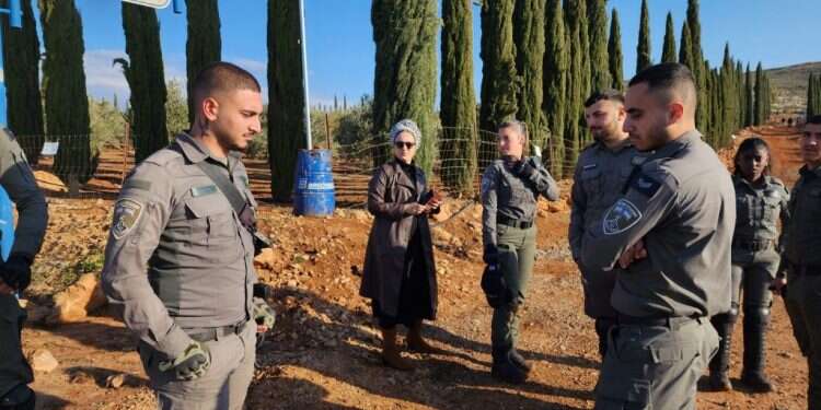 חברת הכנסת לימור סון הר-מלך לצד כוחות מג התנהלות הבעייתית בהריסת הכרם בשילה: אנשי המשטרה עיכבו ח"כית מעוצמה יהודית