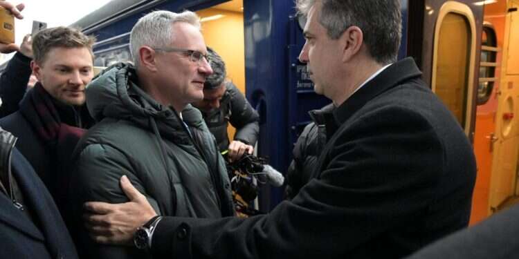 לראשונה מאז תחילת המלחמה באוקראינה, שר החוץ של ישראל מבקר בקייב