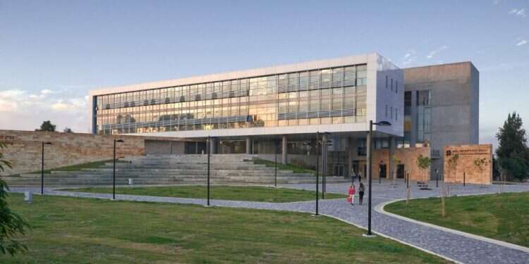 הממשלה מתכוונת להעביר מהלך שיפגע בהשכלה הגבוהה ובתושבי הפריפריה שהצביעו לה