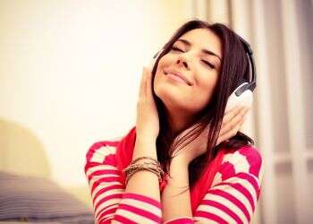 מדענים גילו מה הסיבה שמוזיקה מציפה בנו זיכרונות מהעבר