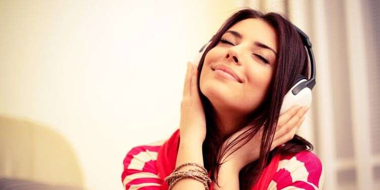 צילום: שאטרסטוק מדענים גילו מה הסיבה שמוזיקה מציפה בנו זיכרונות מהעבר