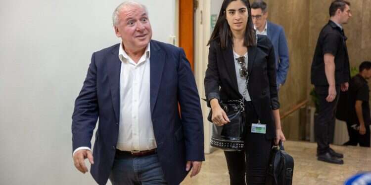 דודי אמסלם. צילום: אמיל סלמן  אחרי מו"מ ואיומים: ח"כ דודי אמסלם ימונה לשר במשרד המשפטים