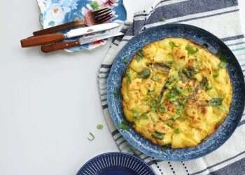 תעשו מקום של כבוד לבצל הירוק: 3 מתכונים עם הירק המופלא