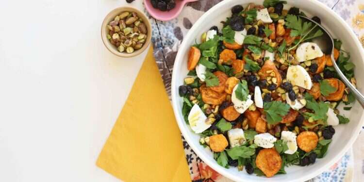 ברוקולי, כרובית או דווקא תותים: שלושה סלטים מיוחדים לט"ו בשבט