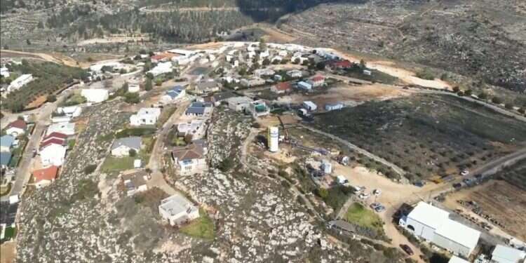 גבעת הראל מהאוויר. צילום: דוברות בנימין בהתיישבות הצעירה המתינו שנים להחלטה שהתקבלה אמש