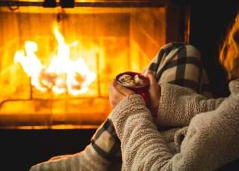 לחמם את הבית בחורף בלי להיכנס למינוס: כל הטיפים לחיסכון בחשמל בזמן הסופה