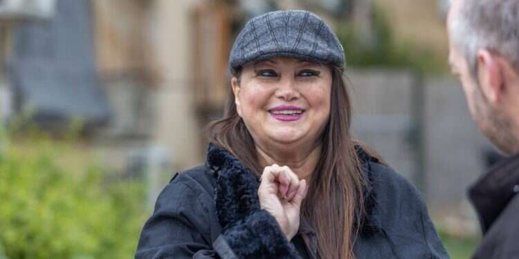 יפעת, חולון. צילום: יוסי אלוני "ברעידת האדמה הטיח התחיל ליפול ונחשפו הבטון והברזלים בתקרה"