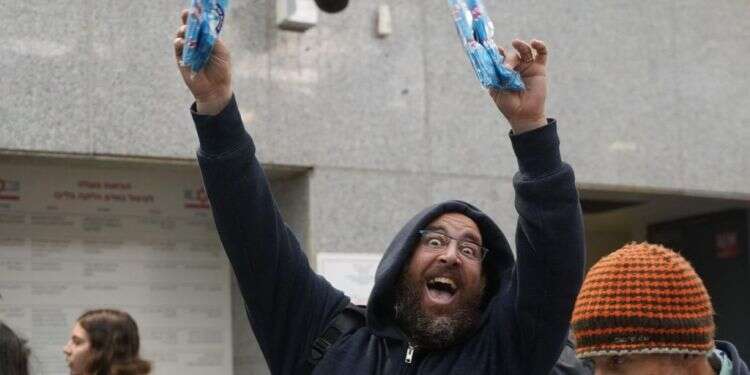 צילום: דוברות רכבת ישראל רכבת ישראל, אל תתני לי גרביים, רק תגיעי בזמן