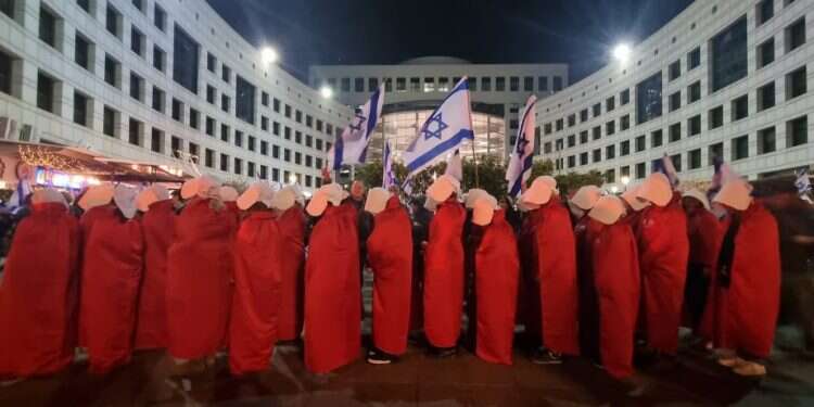 כאישה עם כיסוי ראש, "מיצג השפחות" מעורר בי תחושת עלבון