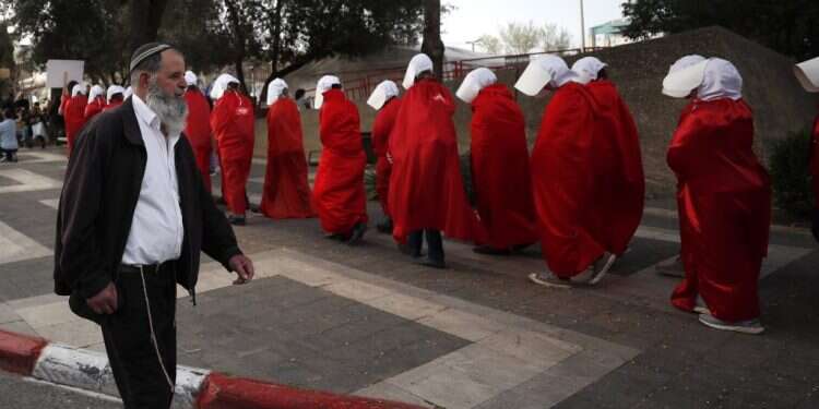 נתניהו מציע ריכוך של פסקת ההתגברות ועיגון זכויות הפרט בחקיקה