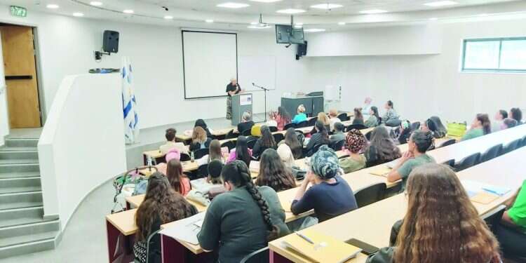 הכשרת מורים. צילום: דוברות אקדמית שאנן מול האליטיזם באוניברסיטאות, המכללות משנות את עולם האקדמיה הישראלי